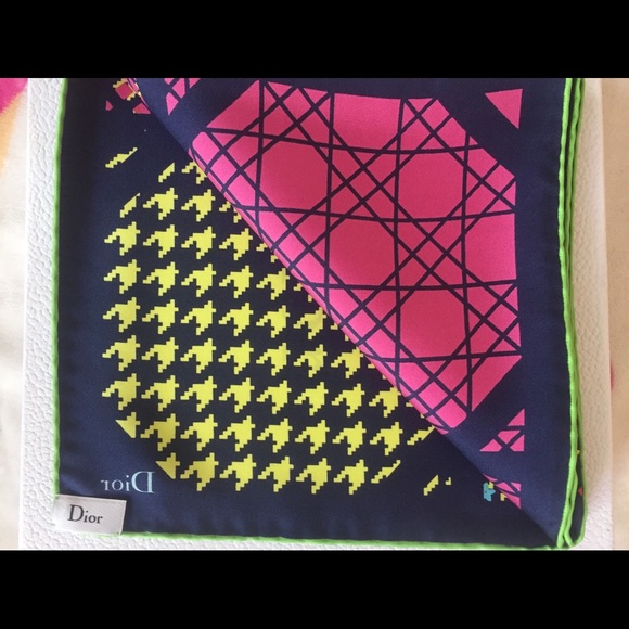 Dior Scarf &Box New - Picture 2 of 11